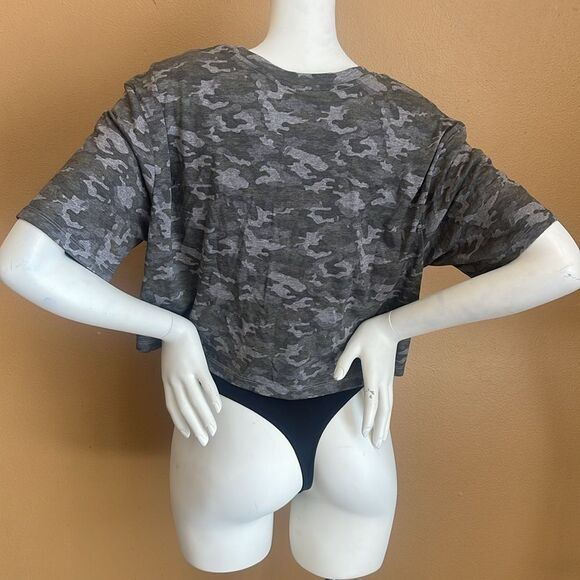 Fabletics Jade Short-Sleeve Boxy Tee Size XL - Picture 5 of 10